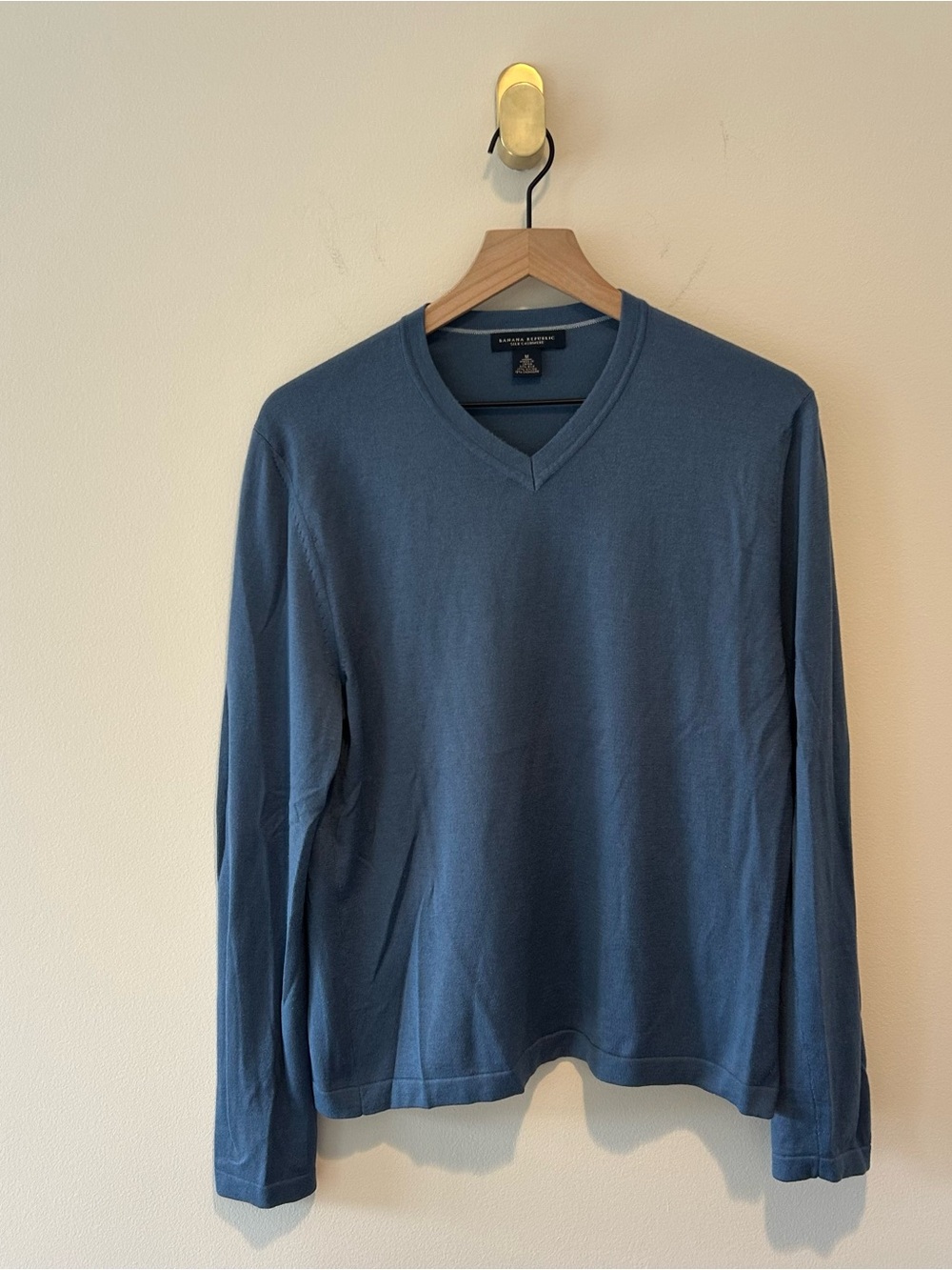 Banana Republic Men's V-Neck Sweater Silk Cashmere Blue